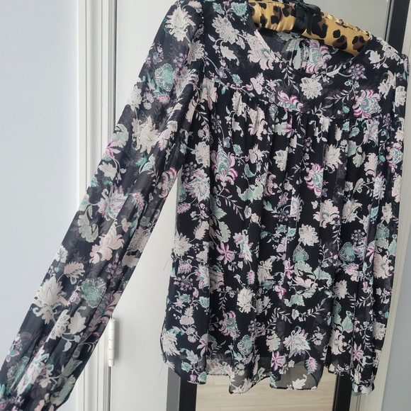 Vince Camuto Floral Blouse - Picture 4 of 6